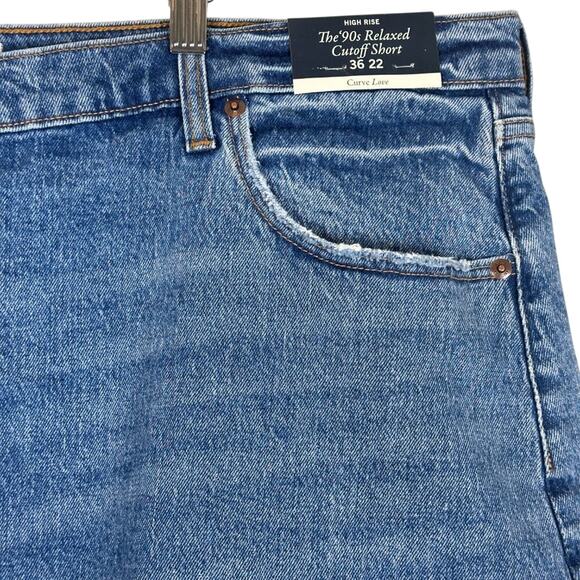 NWT Abercrombie & Fitch Denim Shorts Womens 36 Medium Wash 90s Relaxed Cutoff - Picture 2 of 6